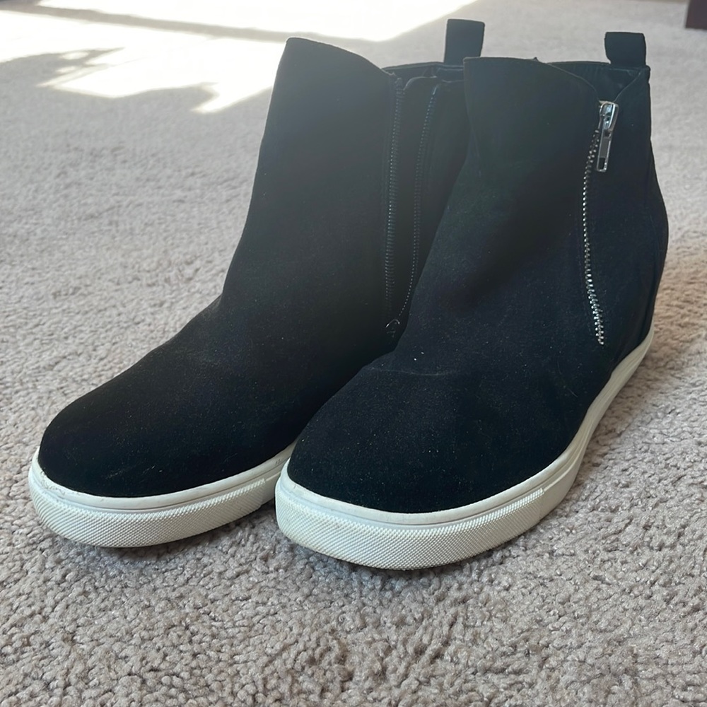 Black shoes